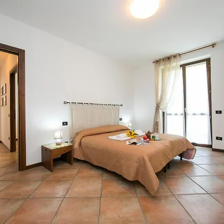 Διαμέρισμα Cascina Mirasole Sleeps 5