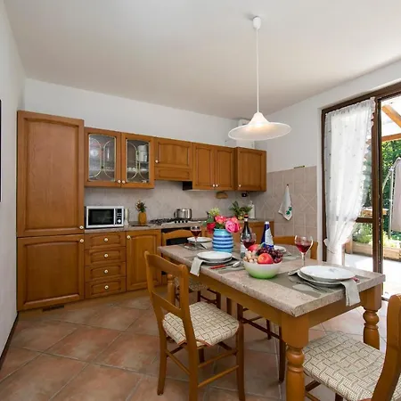 Cascina Mirasole Sleeps 5 Διαμέρισμα *